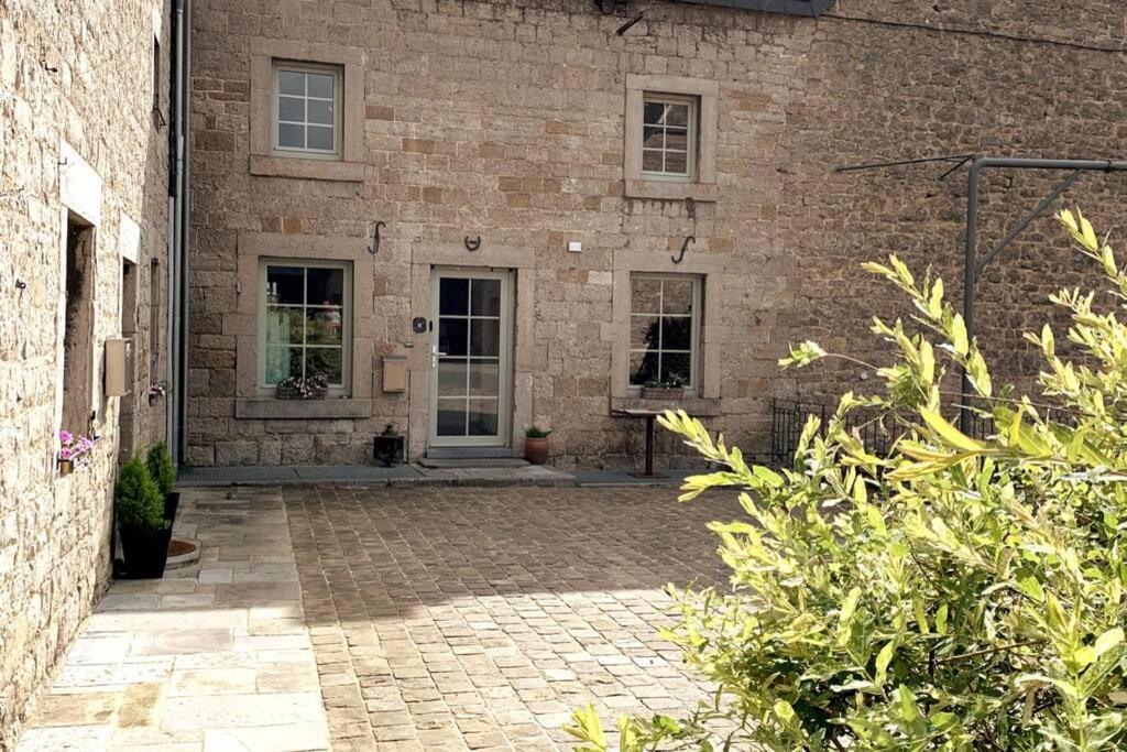 Villa Au Bord Du Ny Hotton Exterior foto